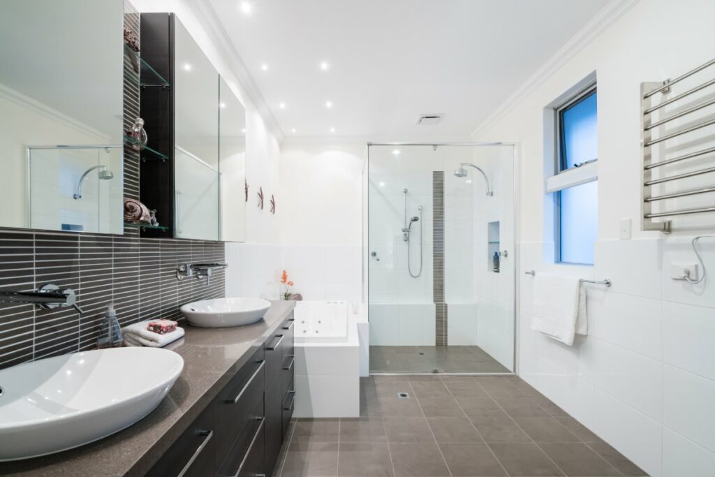 Maximizing ROI: The Benefits of Bathroom Remodeling Before Selling Your Home