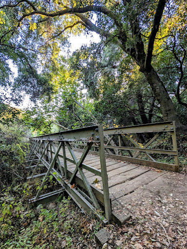 Exploring Dirt Mulholland – Greenbriar Drive: A Scenic Trail in Tarzana, CA