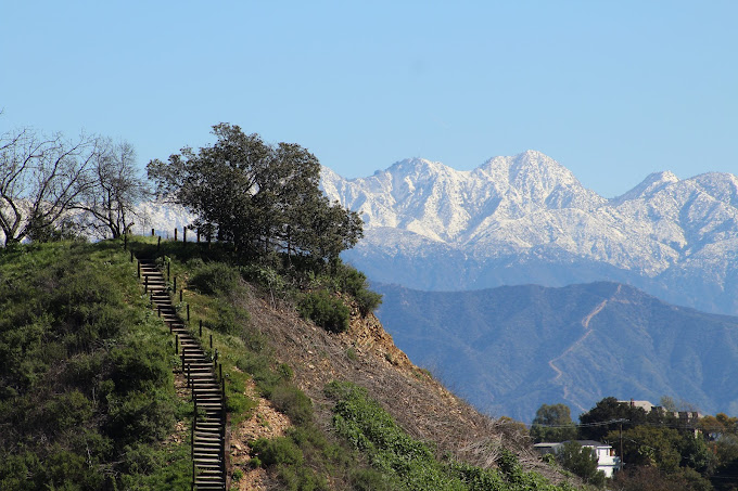 Longridge Park Trailhead: Your Gateway to Nature in Sherman Oaks, CA